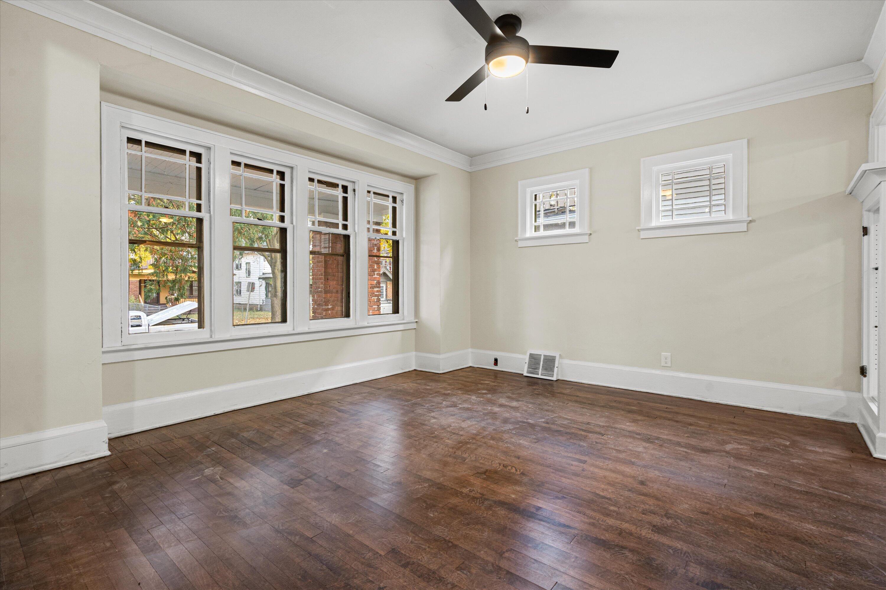 2761 North 39th Street, Unit 2763 Milwaukee, WI 53210 - Photo 31 of 49 livingroom