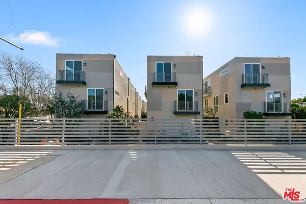 $3,795 | 15106 Roxford Street, Unit 13621, Los Angeles, CA 91342