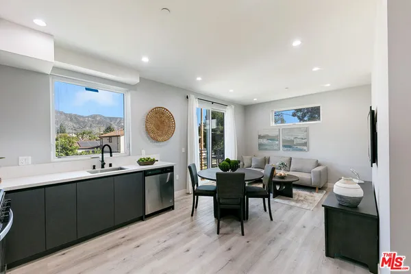 $3,795 | 15106 Roxford Street, Unit 13621, Los Angeles, CA 91342