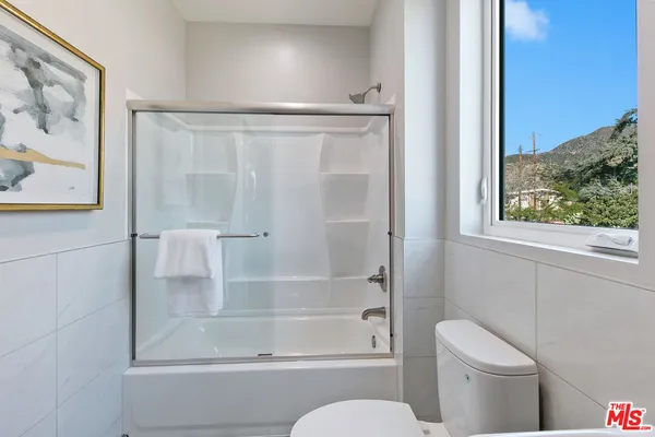 $3,795 | 15106 Roxford Street, Unit 13621, Los Angeles, CA 91342