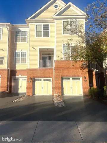 $2,600 | 43031 Foxtrail Woods Terrace, Unit 107, Ashburn, VA 20148