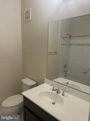 $2,600 | 43031 Foxtrail Woods Terrace, Unit 107, Ashburn, VA 20148