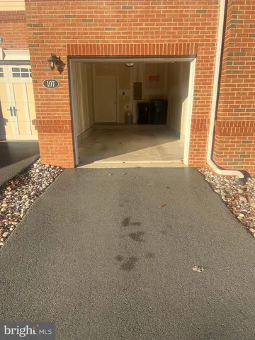 $2,600 | 43031 Foxtrail Woods Terrace, Unit 107, Ashburn, VA 20148