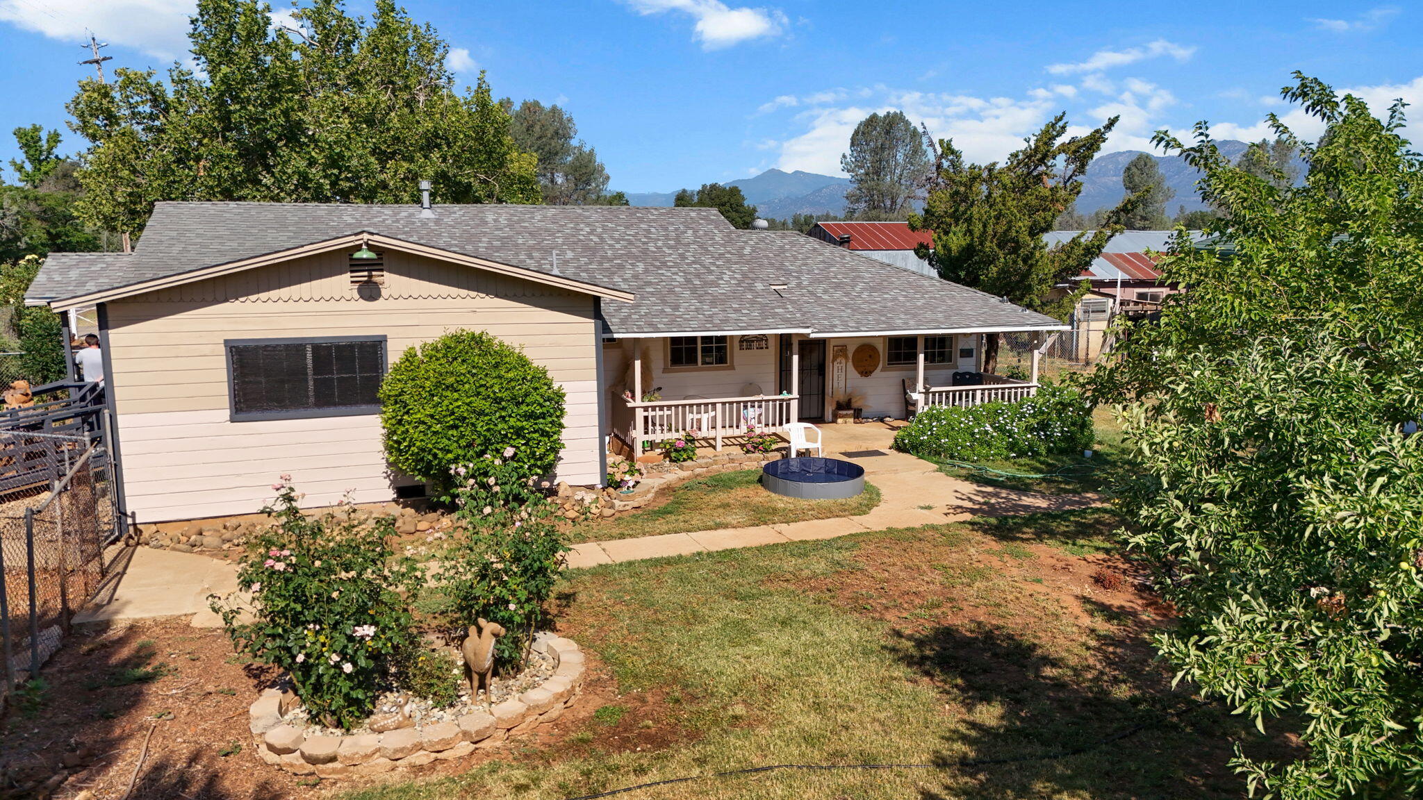 15680 Cloverdale Road Anderson, CA 96007 - Photo 17 of 27 Front of Home
