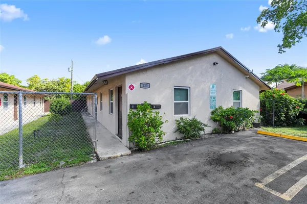 $799,999 | 225 Northwest 12th Court, Pompano Beach, FL 33060