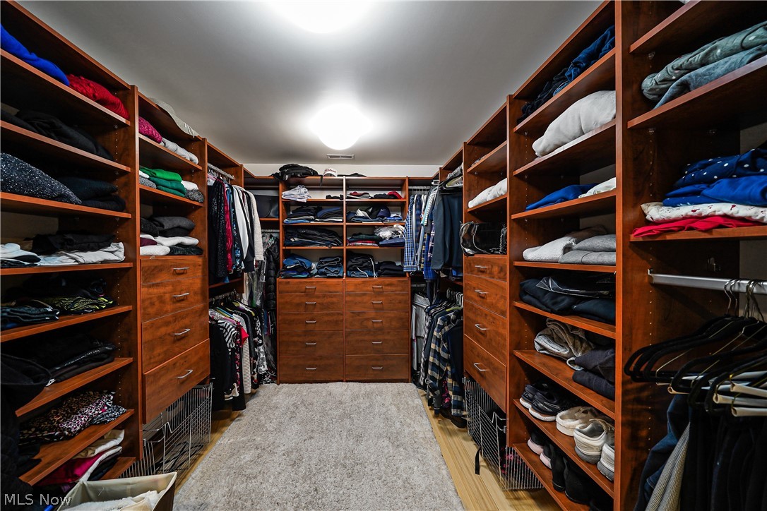 17592 Ridge Creek Road Strongsville, OH 44136 - Photo 25 of 35 Master Closet