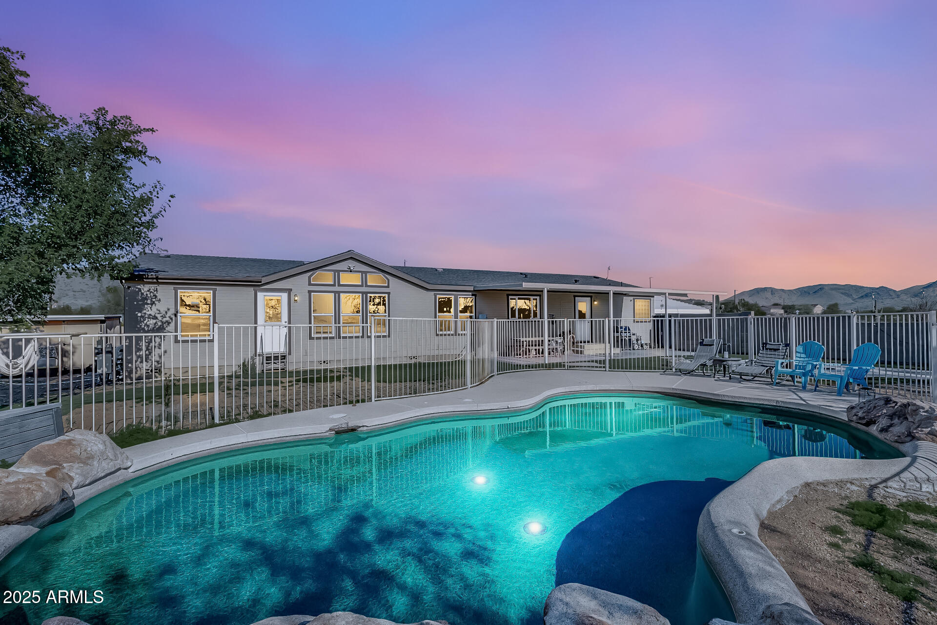 1815 East La Salle Road Phoenix, AZ 85086 - Photo 1 of 66