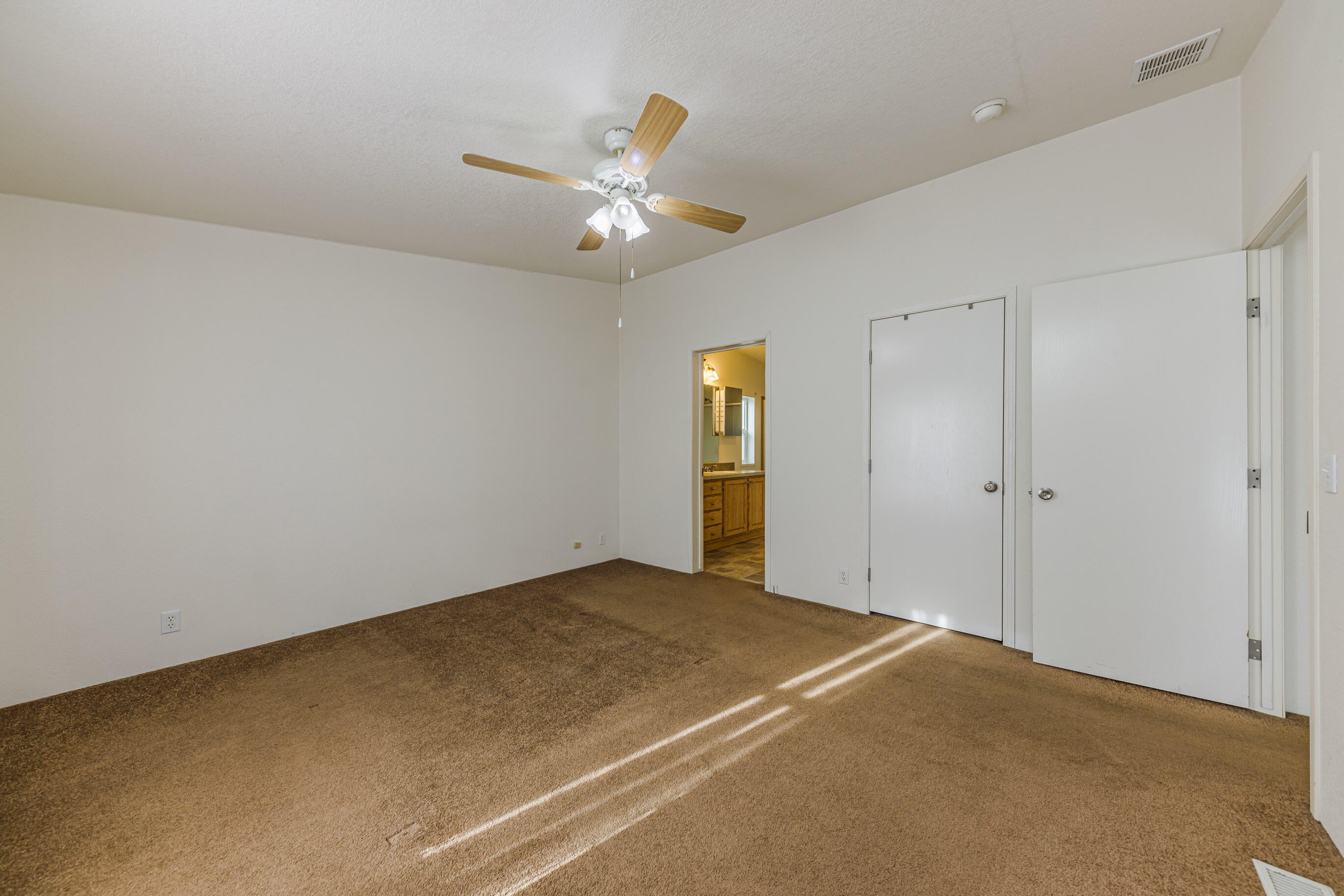 6664 Table Rock Road Central Point, OR 97502 - Photo 11 of 31 Web-1