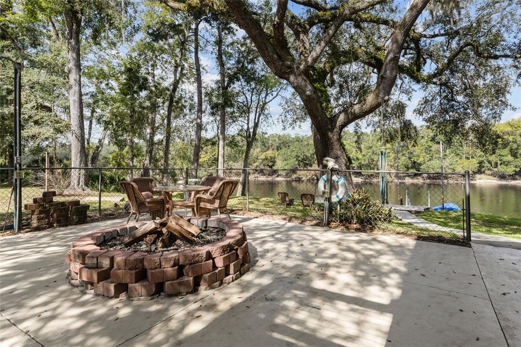 1069 Southeast Suwannee Trail Branford, FL 32008 - Photo 37 of 47 a view of outdoor space with patio