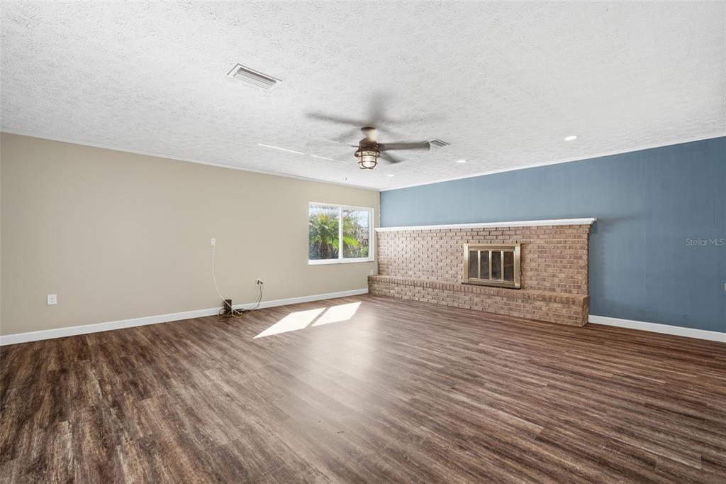 2842 Springdell Circle Valrico, FL 33596 - Photo 17 of 86