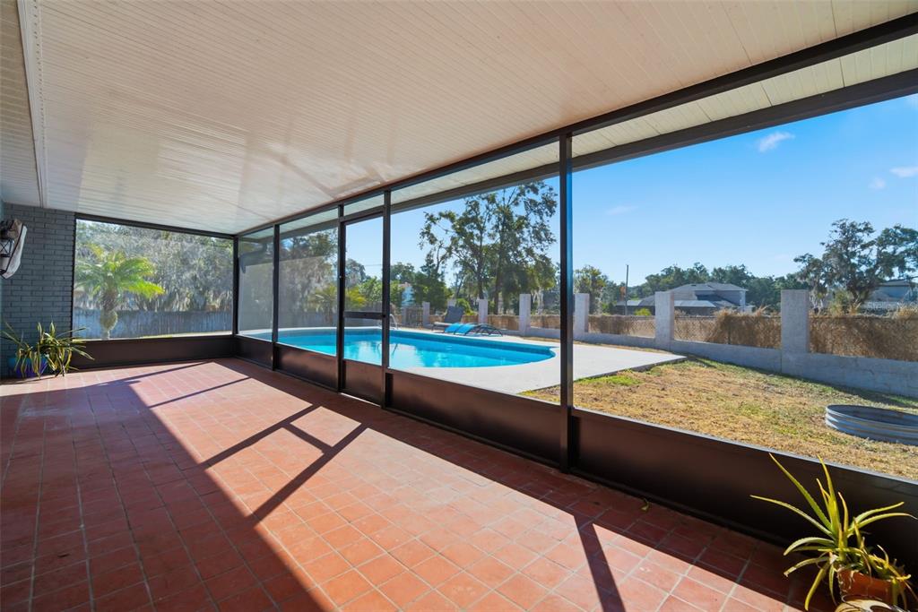 2842 Springdell Circle Valrico, FL 33596 - Photo 59 of 86