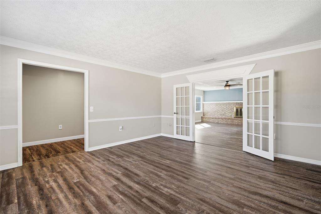 2842 Springdell Circle Valrico, FL 33596 - Photo 10 of 86