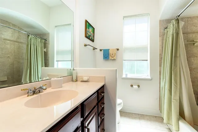 $975,000 | 590 Crescent Street, Umatilla, FL 32784