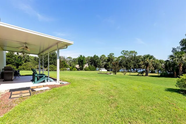 $975,000 | 590 Crescent Street, Umatilla, FL 32784