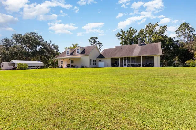 $975,000 | 590 Crescent Street, Umatilla, FL 32784