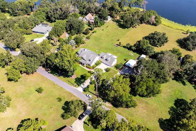 $975,000 | 590 Crescent Street, Umatilla, FL 32784