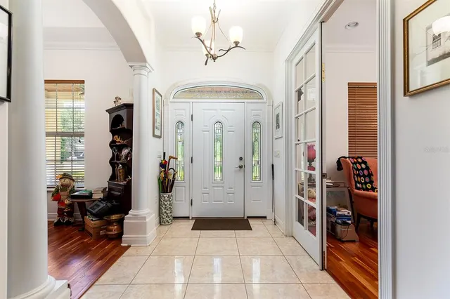 $975,000 | 590 Crescent Street, Umatilla, FL 32784