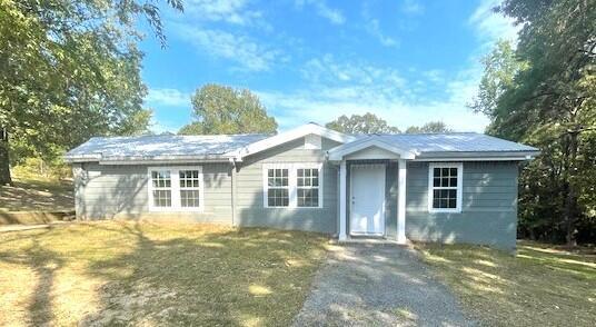 126 Stidham Circle Hamilton, AL 35570 - Photo 1 of 28 IMG_5708