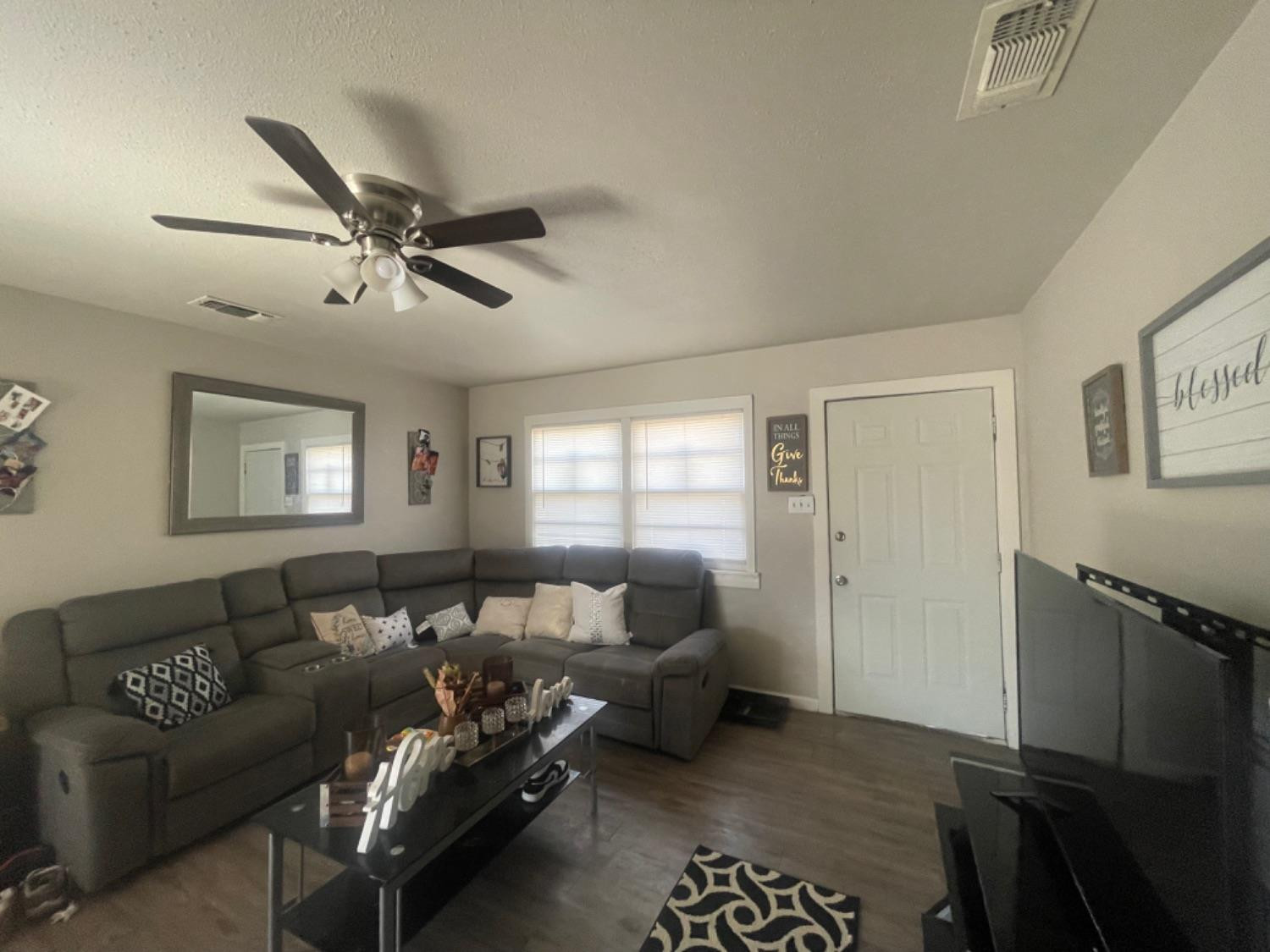 517 54th Street Lubbock, TX 79404 - Photo 3 of 24 Photo 3