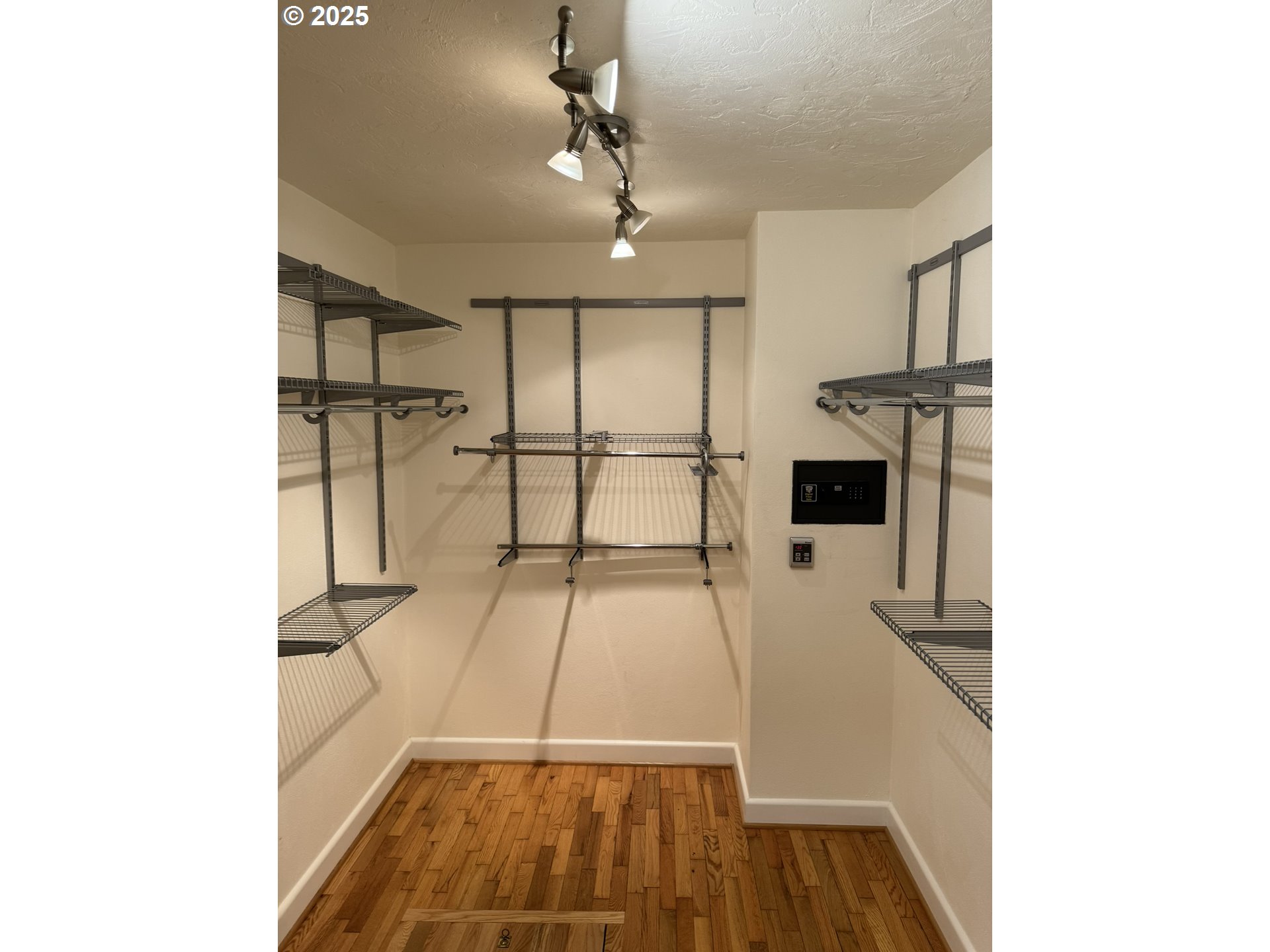 810 East 20th Avenue Eugene, OR 97405 - Photo 21 of 30 a view of entryway with wooden floor