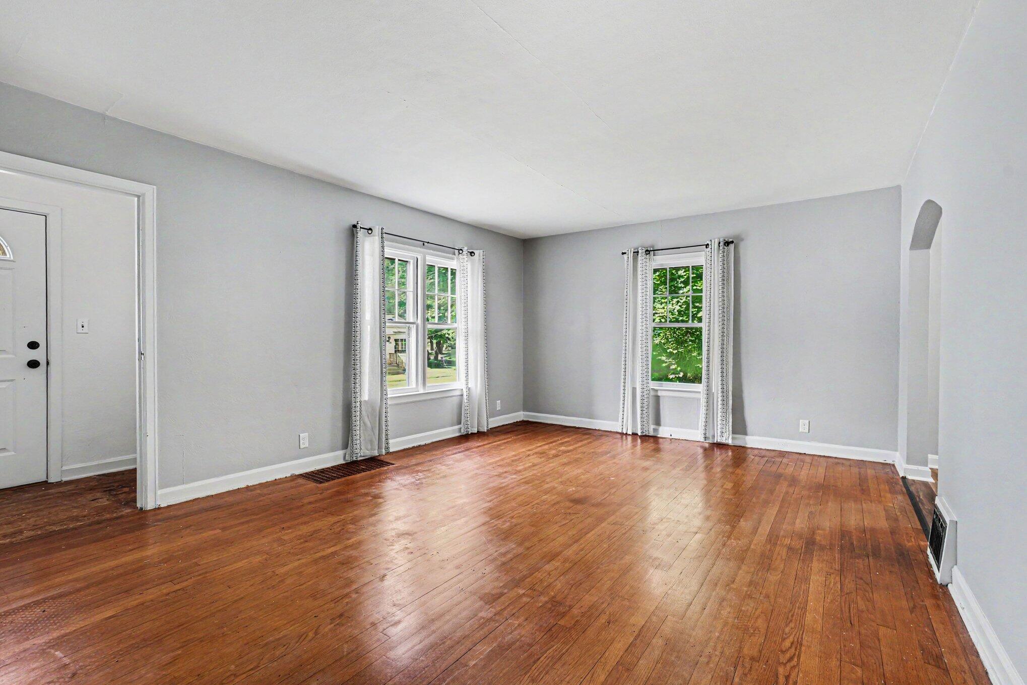 166 Ridgewood Street Kalamazoo, MI 49001 - Photo 16 of 30 016_file_9179
