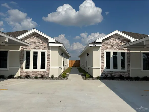 $1,050 | 816 North Clarence Avenue, Unit 3, Edinburg, TX 78541
