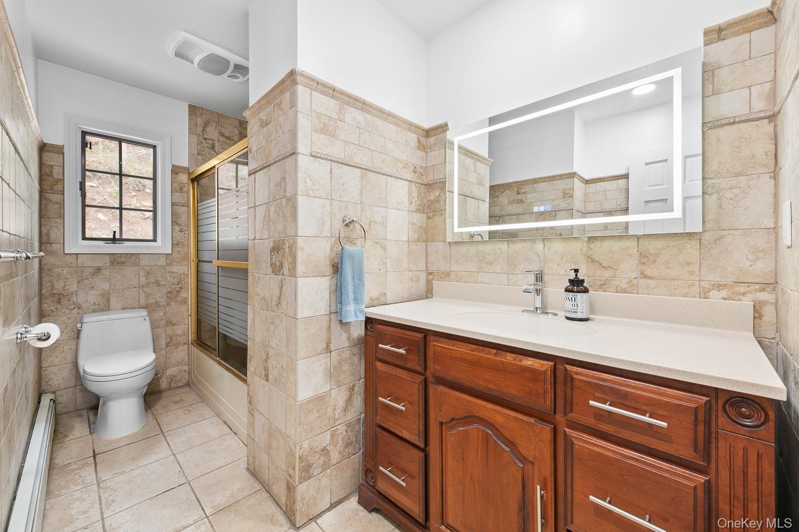 168 Pound Ridge Road Bedford, NY 10506 - Photo 15 of 22 Full Hall Bathroom