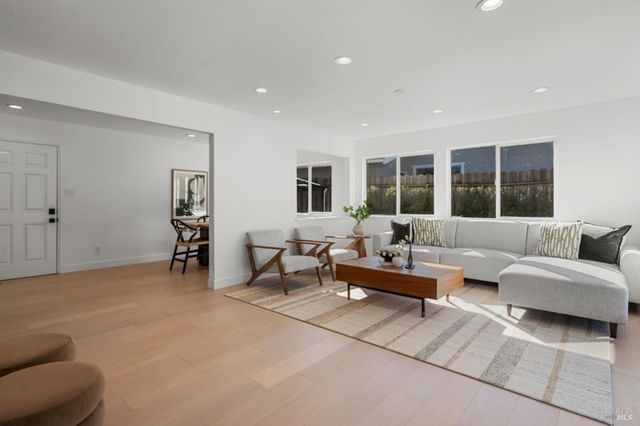 $1,395,000 | 456 Alameda De La Loma, Novato, CA 94949