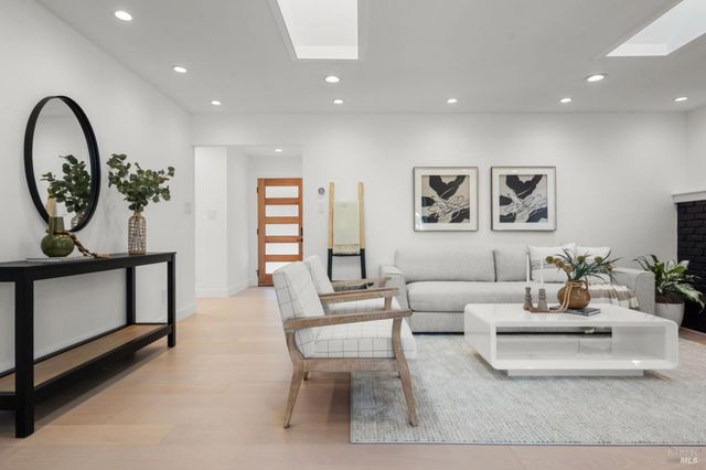 $1,395,000 | 456 Alameda De La Loma, Novato, CA 94949