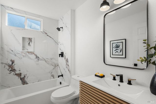 $1,395,000 | 456 Alameda De La Loma, Novato, CA 94949