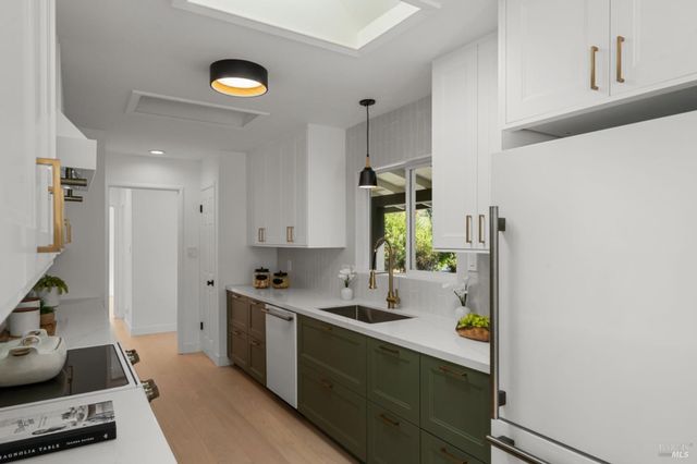 $1,395,000 | 456 Alameda De La Loma, Novato, CA 94949