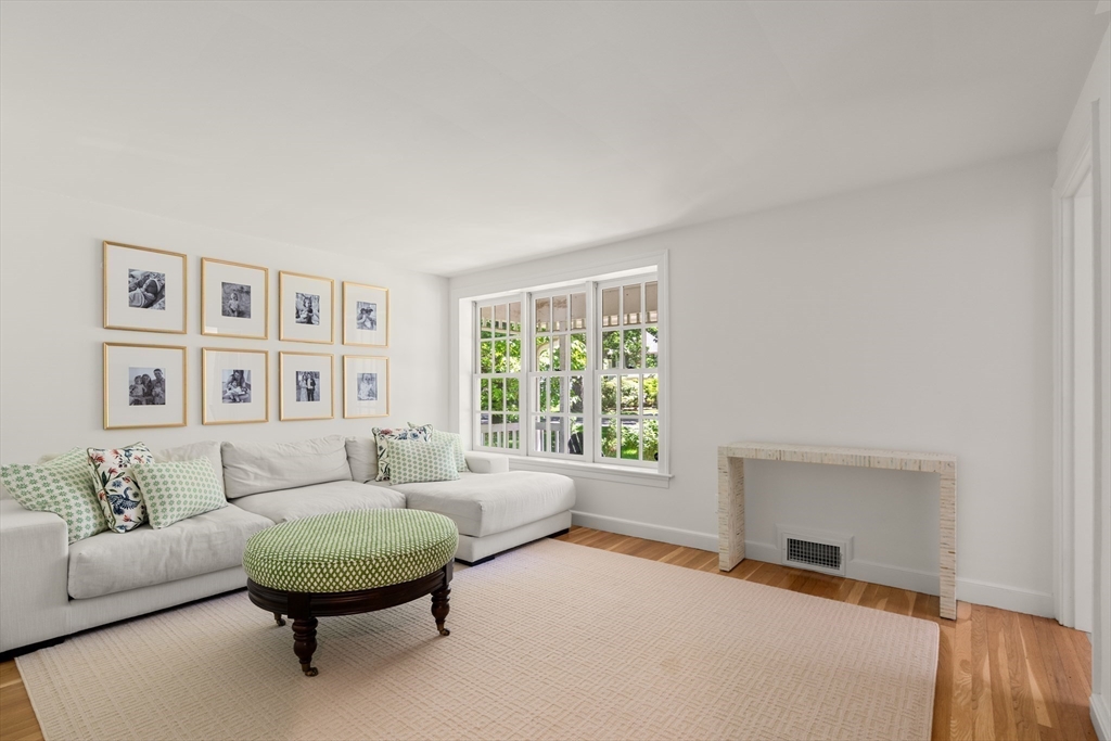 99 Parker Road Wellesley, MA 02482 - Photo 5 of 37