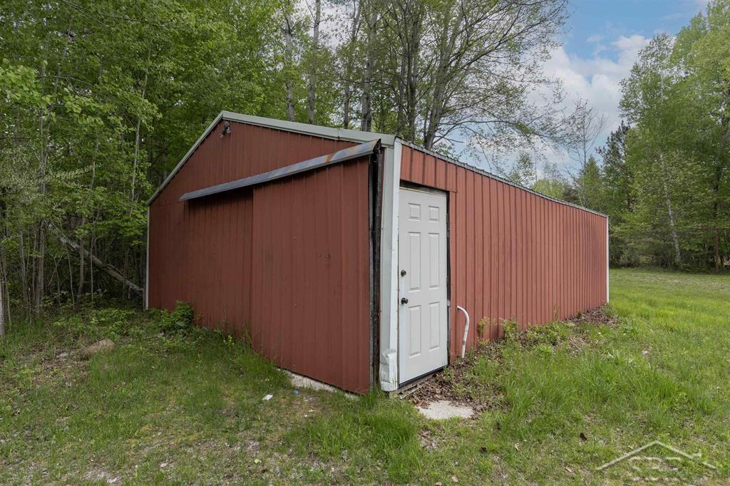1156 South Alamando Road Shepherd, MI 48883 - Photo 32 of 40