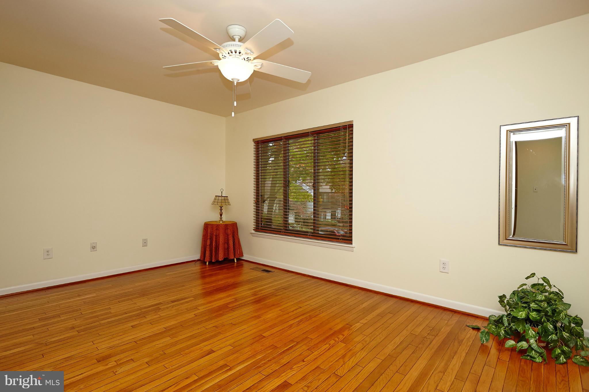 2015 Golf Course Drive Reston, VA 20191 - Photo 18 of 30 Bedroom (Master)