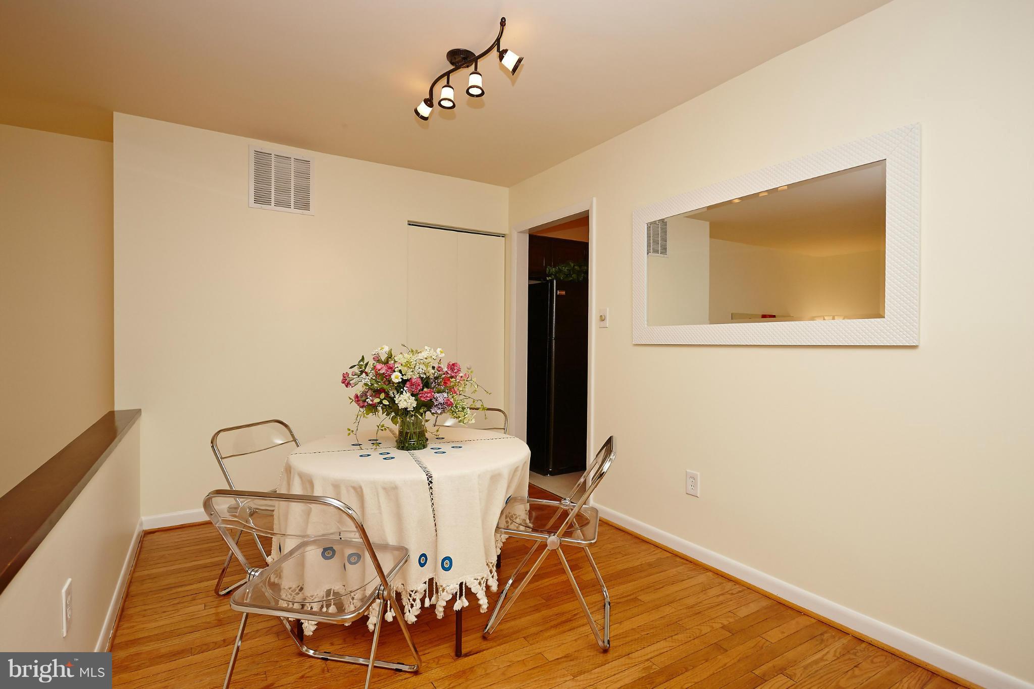 2015 Golf Course Drive Reston, VA 20191 - Photo 8 of 30 Dining Room