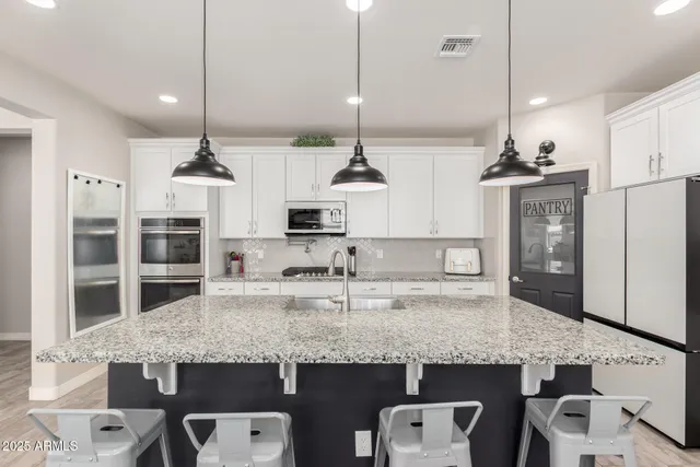 $749,900 | 10043 West Foothill Drive, Peoria, AZ 85383