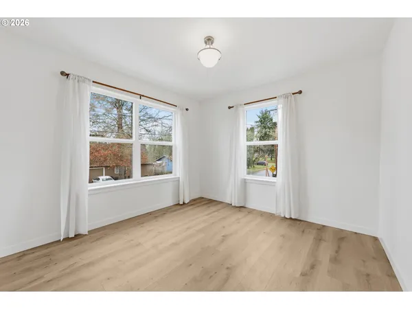 $379,000 | 5592 Burnett Avenue, Unit A, Eugene, OR 97402