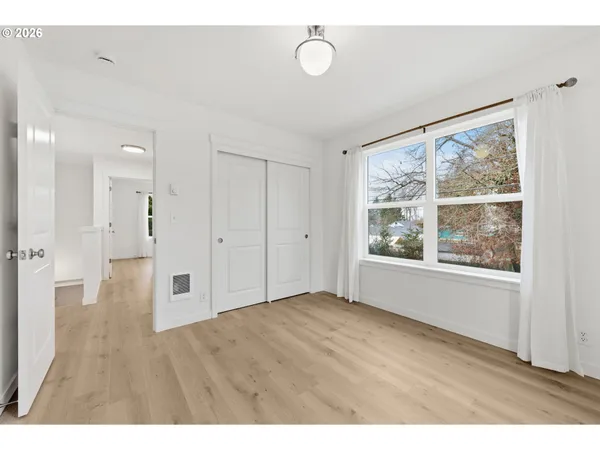 $379,000 | 5592 Burnett Avenue, Unit A, Eugene, OR 97402