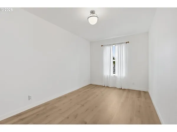 $379,000 | 5592 Burnett Avenue, Unit A, Eugene, OR 97402