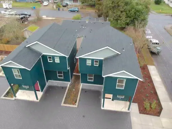 $379,000 | 5592 Burnett Avenue, Unit A, Eugene, OR 97402