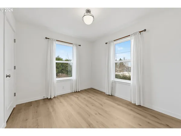 $379,000 | 5592 Burnett Avenue, Unit A, Eugene, OR 97402