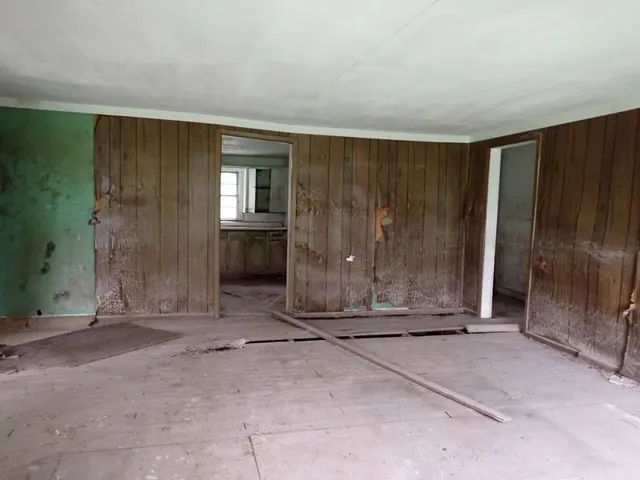 a view of a storage & utility room
