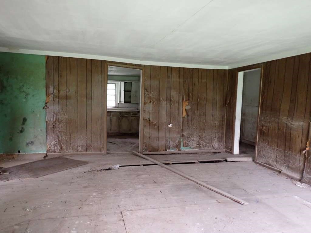 9706 Fm-102 Wharton, TX 77488 - Photo 5 of 5 a view of a storage & utility room