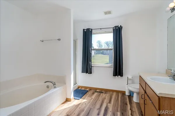 $240,000 | 1308 Wildwood Dr Street, St. Clair, MO 63077