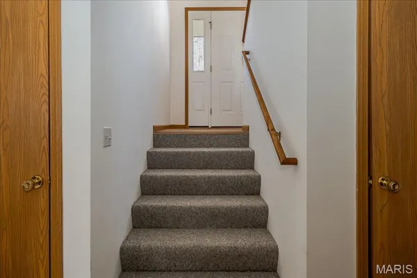 $240,000 | 1308 Wildwood Dr Street, St. Clair, MO 63077