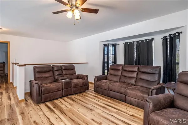 $240,000 | 1308 Wildwood Dr Street, St. Clair, MO 63077