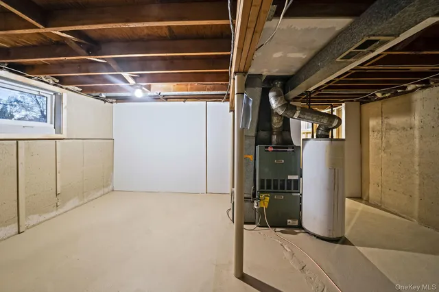 a view of utility room