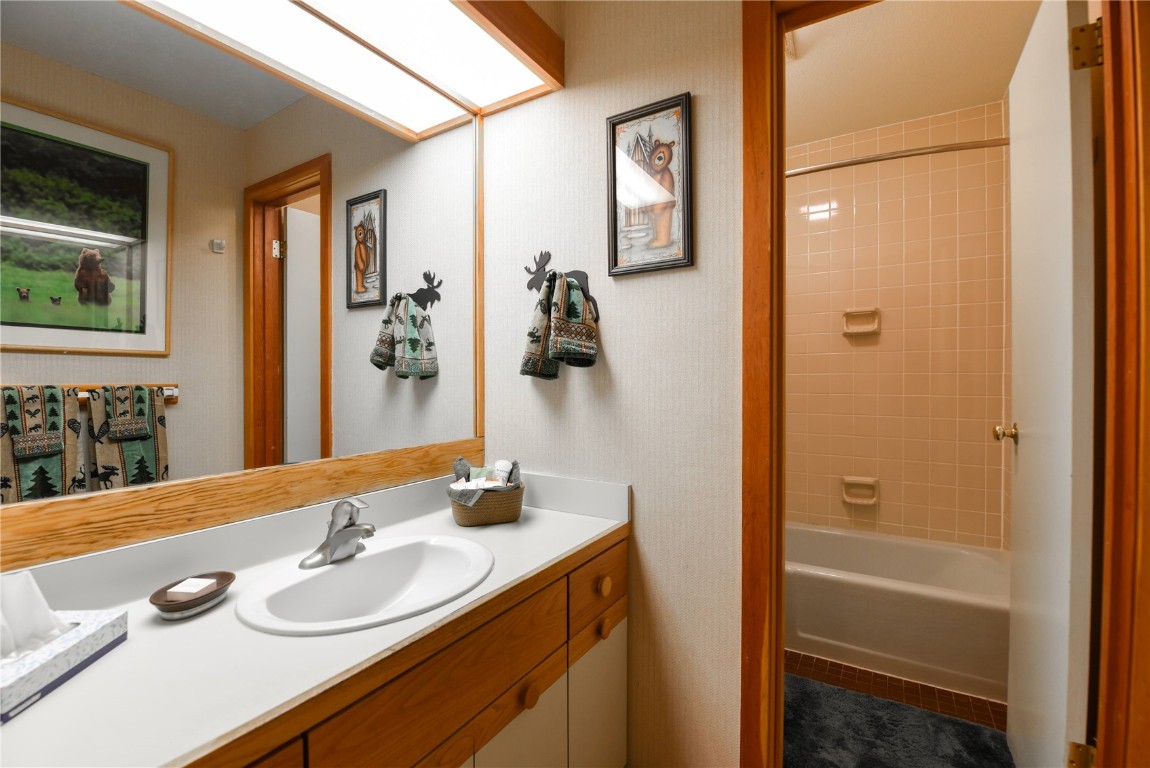 240 Tennis Club Road, Unit 1672 Keystone, CO 80435 - Photo 14 of 23 Gallery Image 14