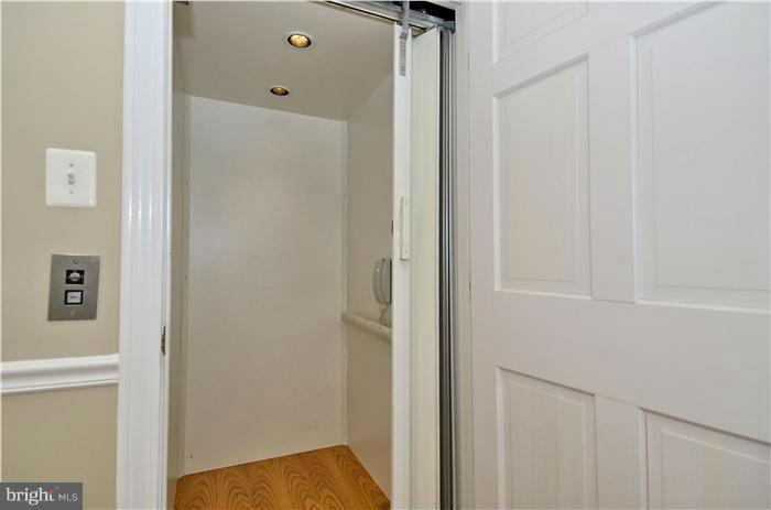 9817 Glen Road Potomac, MD 20854 - Photo 18 of 24 Interior (General)