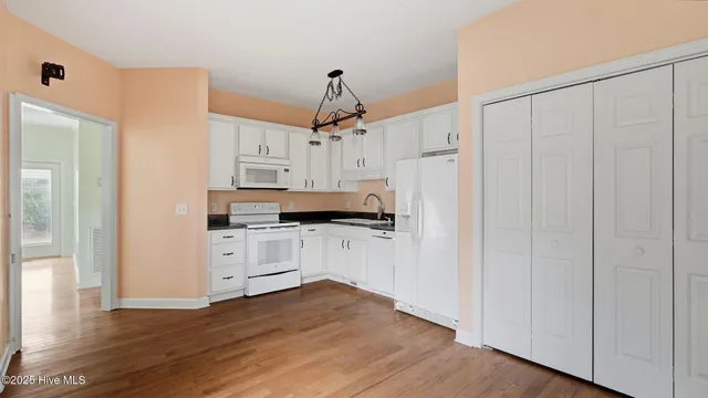 $352,500 | 220 Spring Lake Drive, Pinehurst, NC 28374